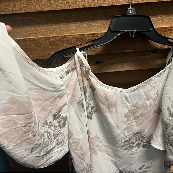 City Chic blouse cold shoulder floral chiffon top XXL 2X 24 whimsy in cream NWT - Picture 2 of 4